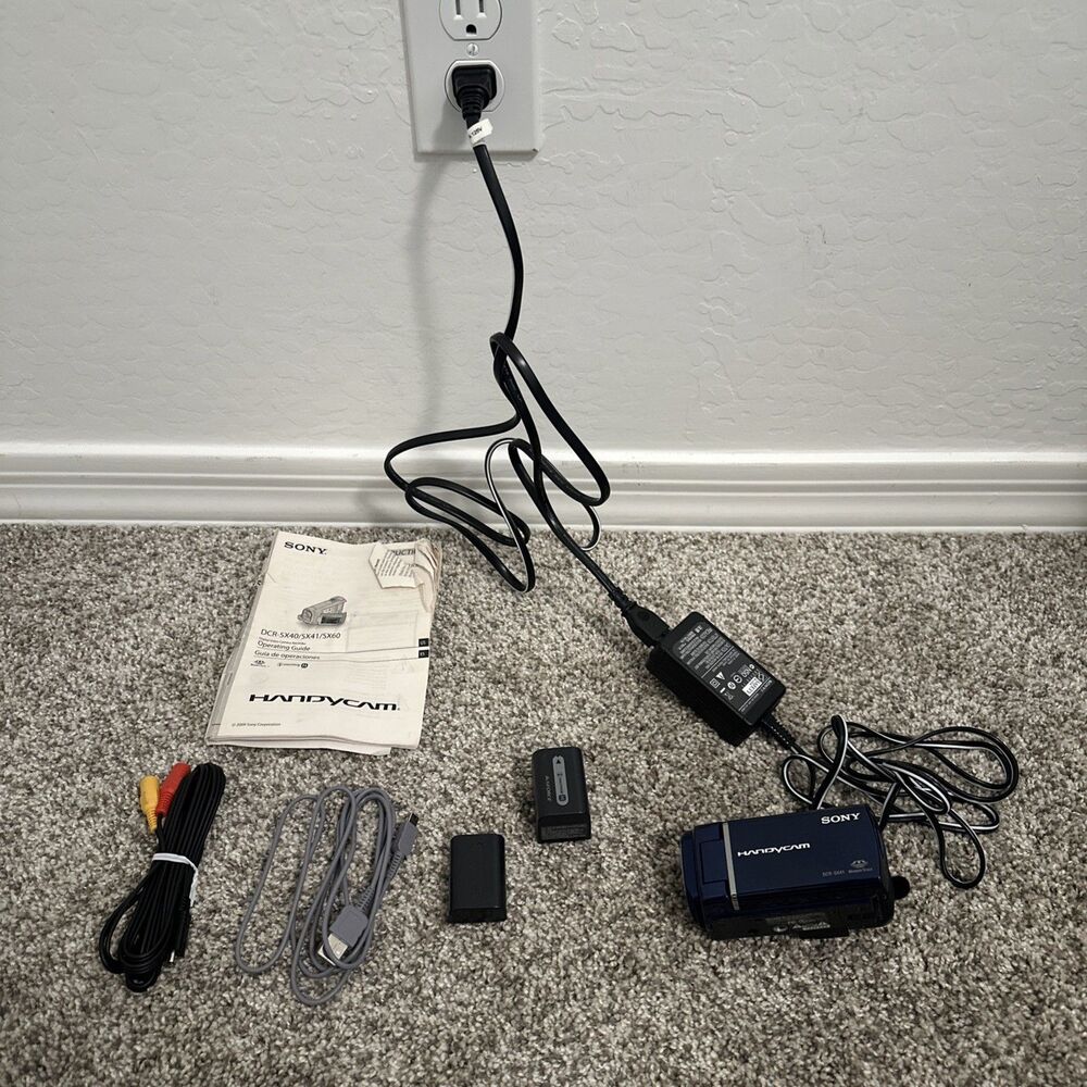 Sony DCR-SX41 Handycam Digital Video Camera Camcorder 60x Zoom - BUNDLE TESTED